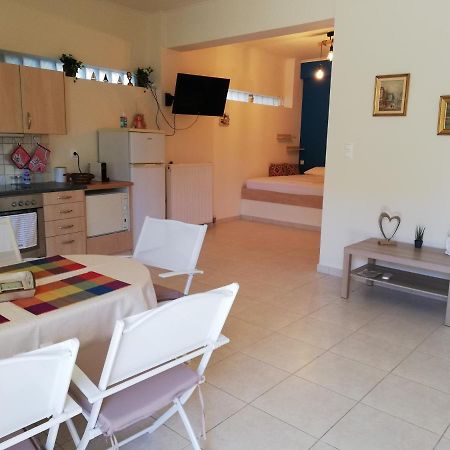 Althea Holiday Studio Agia Marina  Buitenkant foto